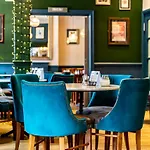 The At Cheltenham Parade 4* 해러게이트