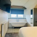 The At Cheltenham Parade Hotel 4*