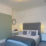 호텔 The At Cheltenham Parade 해러게이트