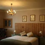 The At Cheltenham Parade Hotel