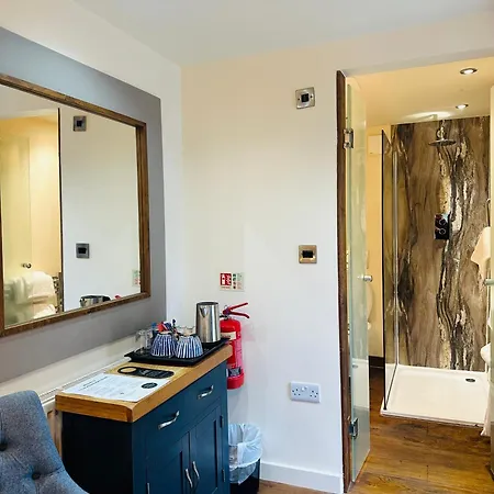 The At Cheltenham Parade Harrogate