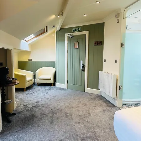 The At Cheltenham Parade 4* Harrogate