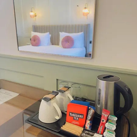 The At Cheltenham Parade Hotel