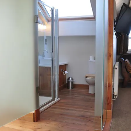 The At Cheltenham Parade Hotel 4*