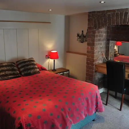 The At Cheltenham Parade Hotel 4*