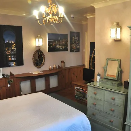 The At Cheltenham Parade Hotel Harrogate