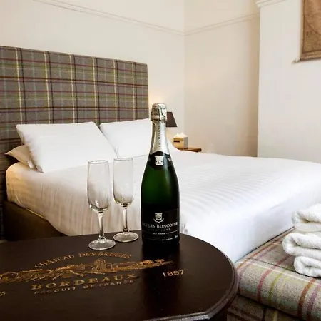 The At Cheltenham Parade