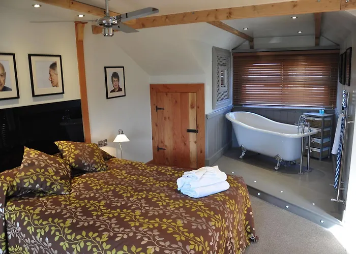 The At Cheltenham Parade Hotel