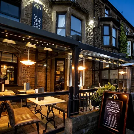 The At Cheltenham Parade Hotel