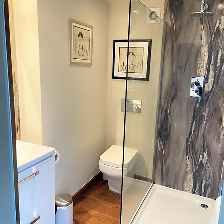 The At Cheltenham Parade