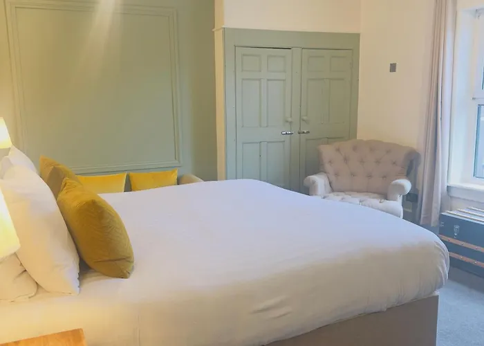 The At Cheltenham Parade Harrogate