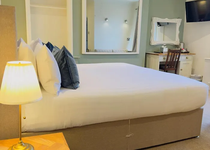 The At Cheltenham Parade