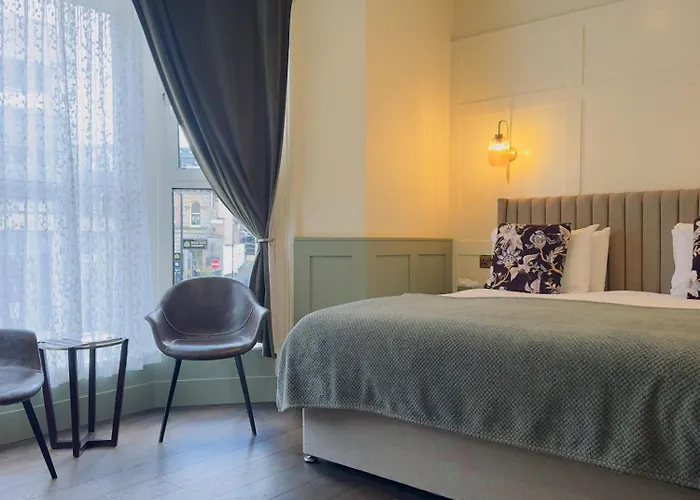 Hotel The At Cheltenham Parade 4*