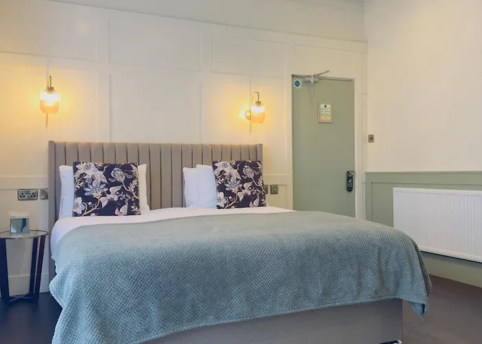 The At Cheltenham Parade Hotel 4*