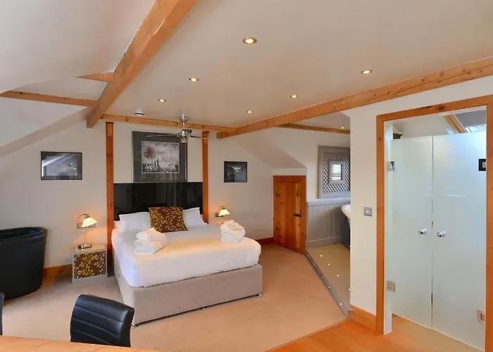 The At Cheltenham Parade 4* Harrogate