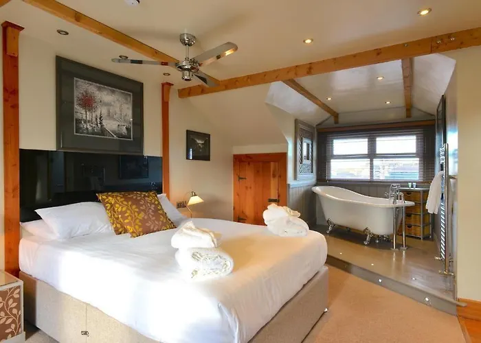 The At Cheltenham Parade 4* Harrogate